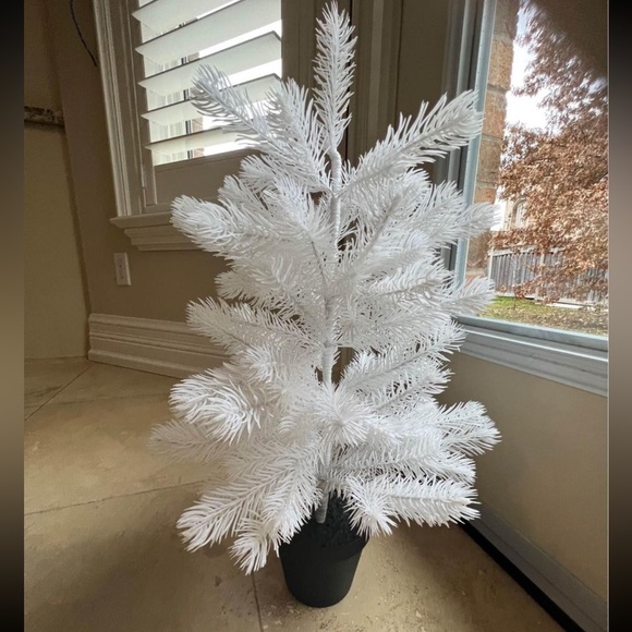 IKEA FEJKA WHITE CHRISTMAS MINI TREE Artificial Potted Plant 56 Cm BRAND NEW - Picture 5 of 8